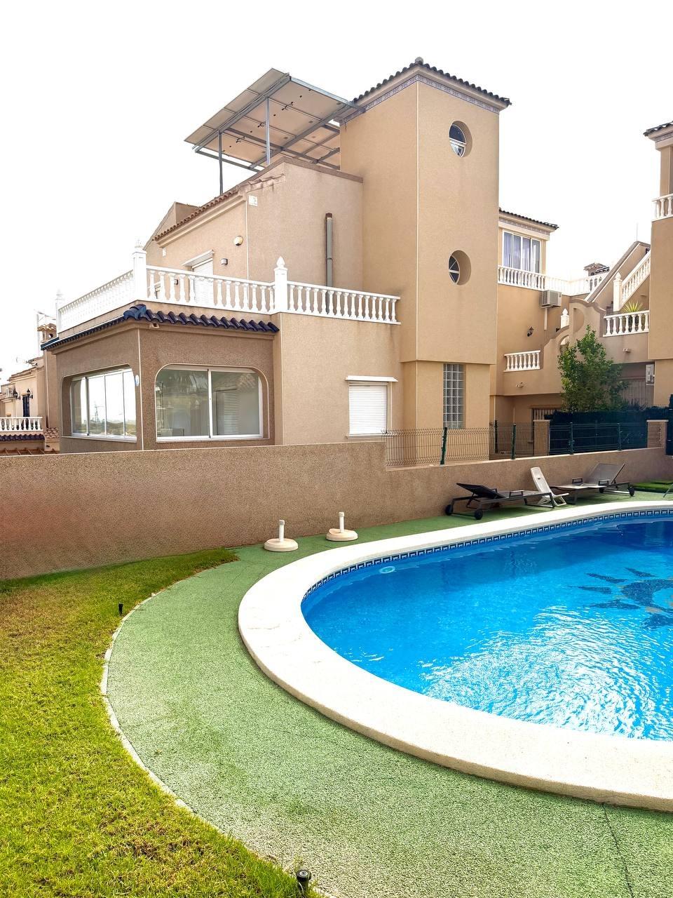 Villa with Pink Lagoon views in Orihuela Costa · photo 1 of 28